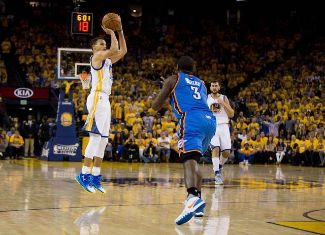 尼亚选为场 尼亚选为场