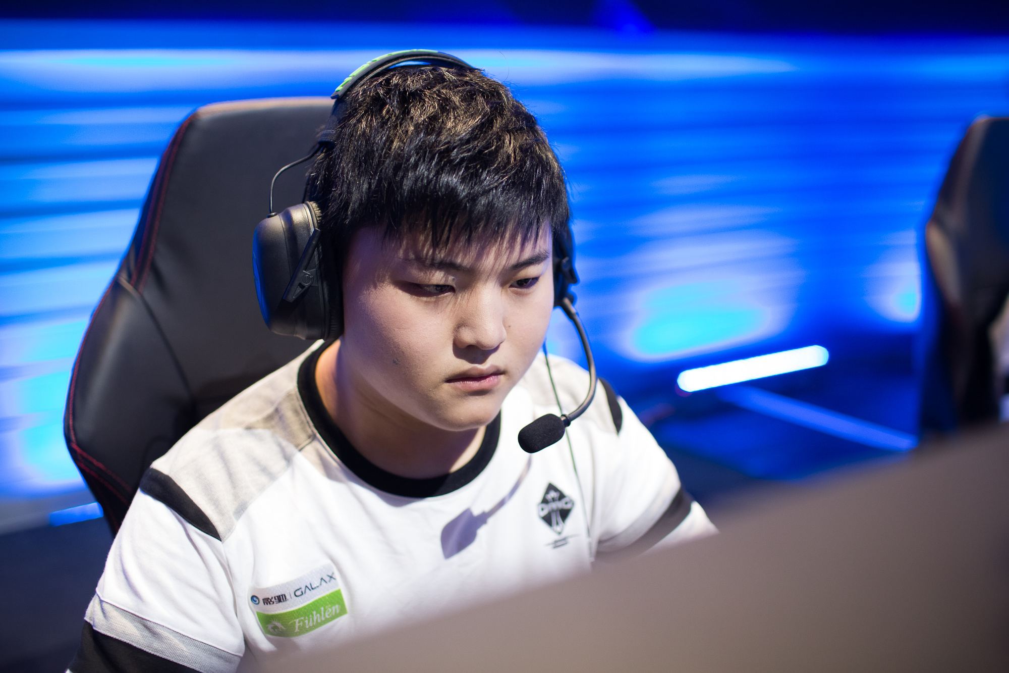 场面上占据 场面上占据