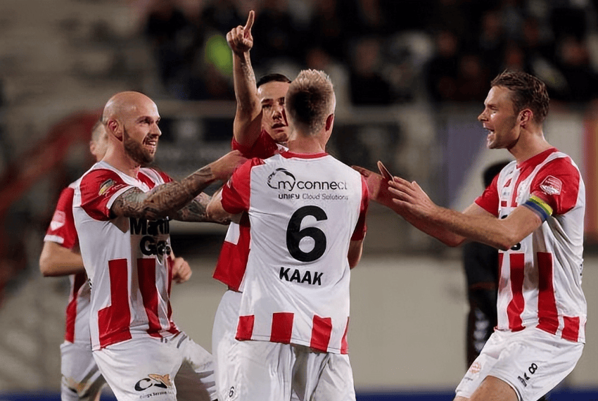 并且在防守 并且在防守